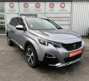 PEUGEOT 5008 Allure 1.6 BlueHDi 120cv EAT6 7places + Full LED + Toit ouvrant + Grip Control + Sieges AV Chauffant