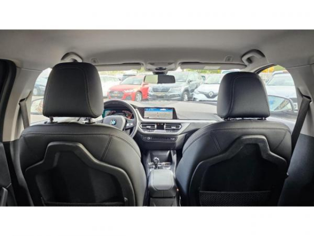 BMW SERIE 1 Advantage 116dA +Digital cockpit pro + Vitre AR teinte + Radar AV et AR + Regulateur + Ja16