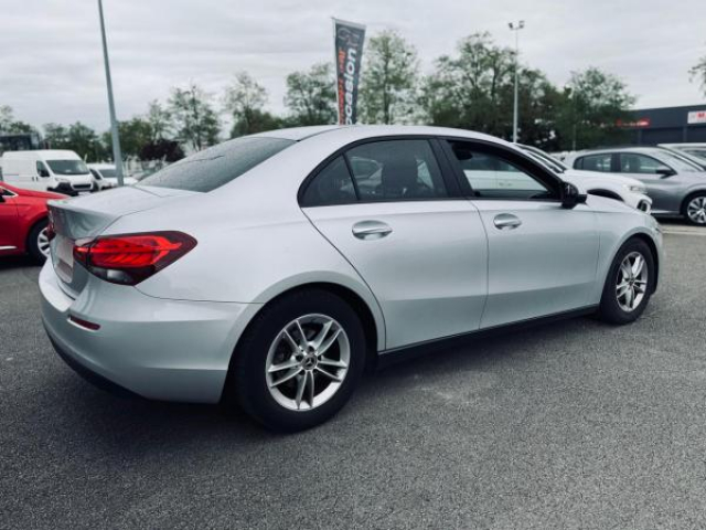 MERCEDES CLASSE A BERLINE Business Line 180d 7G-DCT + Camera de Recul + Sièges avant chauffants
