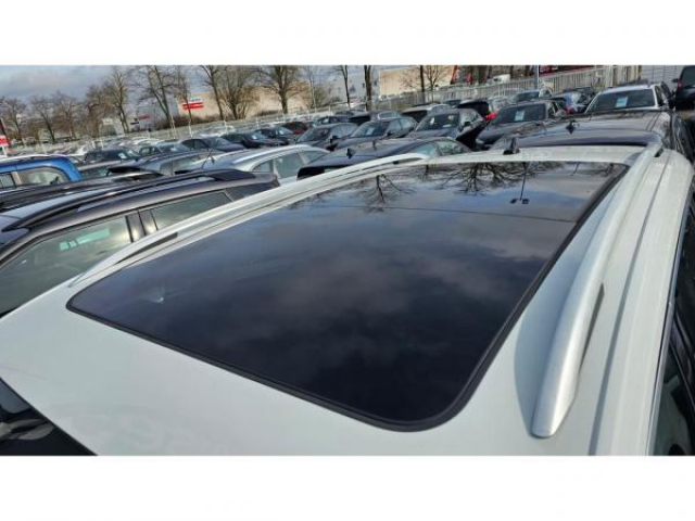 VOLKSWAGEN TOURAN Lounge 2.0 TDI 150cv DSG7 7places + Pack LED directionnel + Toit Ouvrant + Camera de Recul + JA17