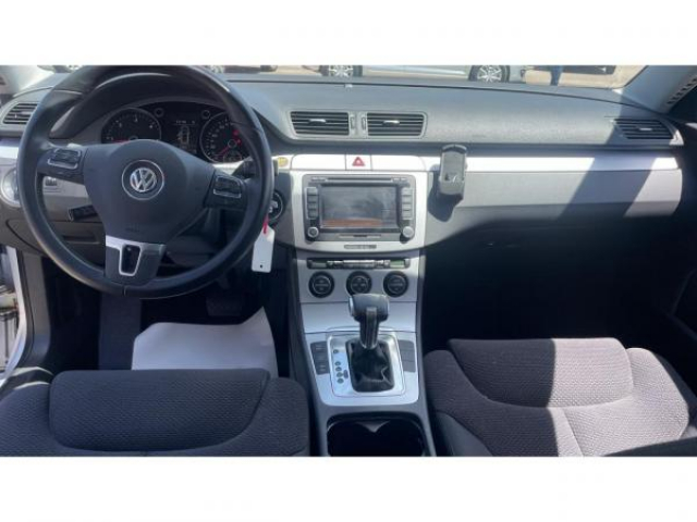 VOLKSWAGEN Passat SW 2.0TDI 170cv DSG6 SW + ATTELAGE + CAMERA DE RECUL + PACK HIVER