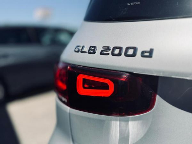 MERCEDES GLB AMG Line 200d 8G-DCT 150cv + 7 PLACES