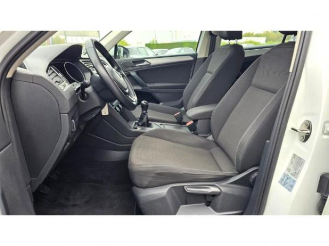 VOLKSWAGEN TIGUAN Trendline 2.0 TDI 150cv + Park Pilot + Climatisation automatique + Discover Media