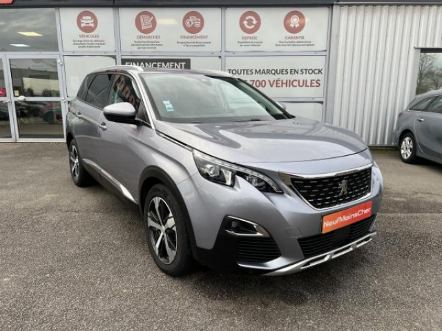 PEUGEOT 5008 Allure 1.6 BlueHDi 120cv EAT6 7places + Full LED + Toit ouvrant + Grip Control + Sieges AV Chauffant