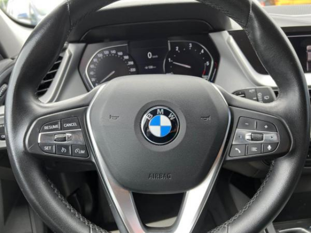 BMW SERIE 1 Advantage Pack 116dA 116cv + Sièges avant chauffants + Attelage