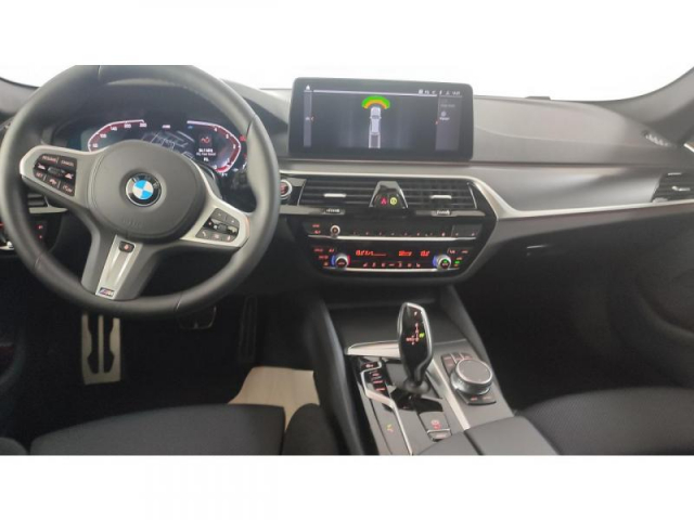 BMW SERIE 5 TOURING M-Sport 520d 190cv + Toit ouvrant panoramique + Driving Assistant + ACC avec Stop&Go