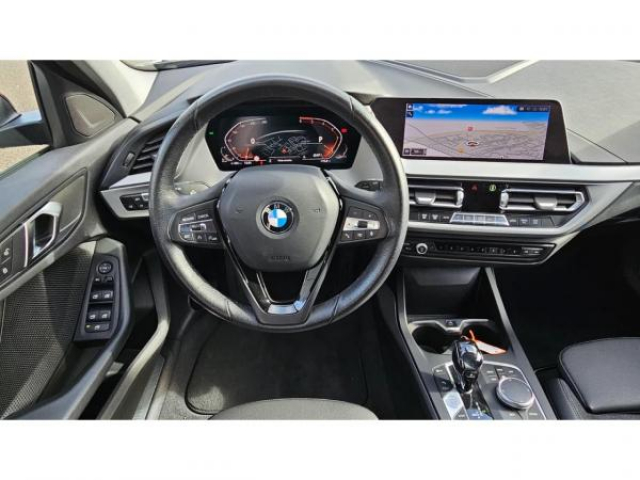 BMW SERIE 1 Advantage 116dA +Digital cockpit pro + Vitre AR teinte + Radar AV et AR + Regulateur + Ja16