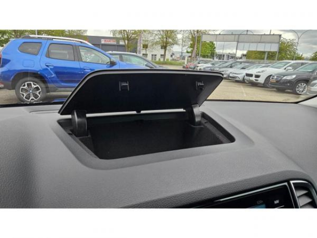 SKODA KAROQ AMBITION 1.5 TSI 150cv DSG7 + Pack Parking + Pack Design + Pack Hiver Plus