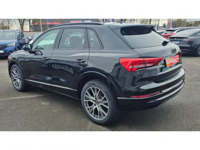 AUDI Q3 35 TDI 150cv S-tronic Black Pack + Carplay + Hayon electrique + Jantes 19