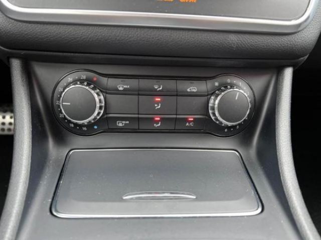 MERCEDES CLA SHOOTING BRAKE CLA 200D 136cv BV7G-DCT + Integration Smartphone + SimiliCuir