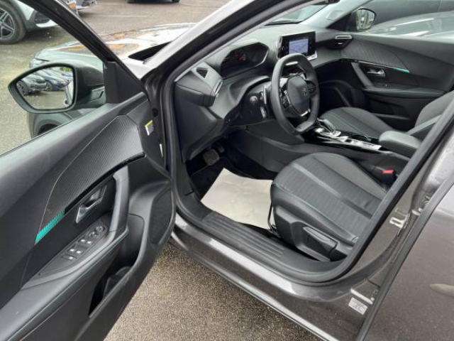 PEUGEOT 2008 Allure Pack 1.5 BlueHDi 130cv EAT8 +Sièges avant chauffants