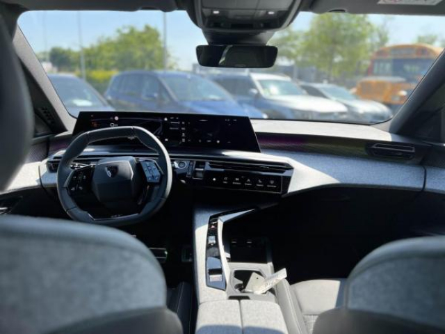 PEUGEOT 3008 GT Hybrid 136cv e-DCS6 + NEUF 0KM