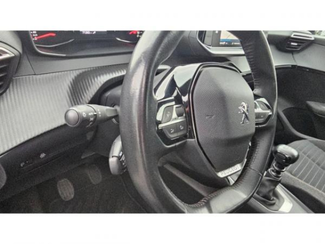 PEUGEOT 208 ACTIVE 1.5 BlueHDi 100cv + Navigation 3D + Aide au stationnement arrière