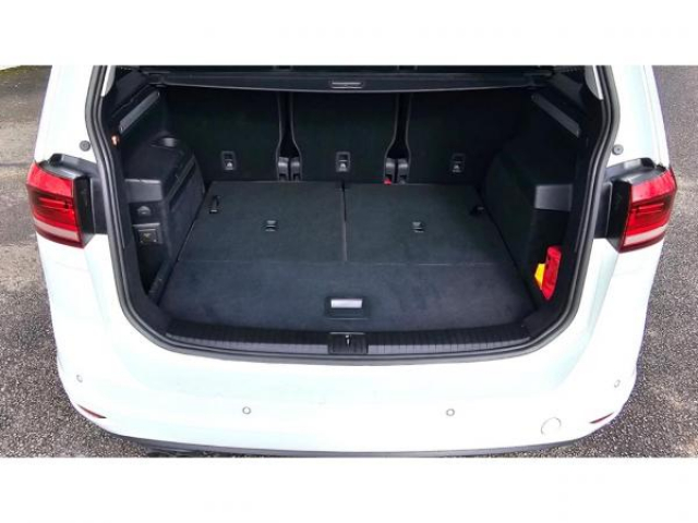 VOLKSWAGEN TOURAN Lounge 2.0 TDI 150cv DSG7 7places + Pack LED directionnel + Toit Ouvrant + Camera de Recul + JA17