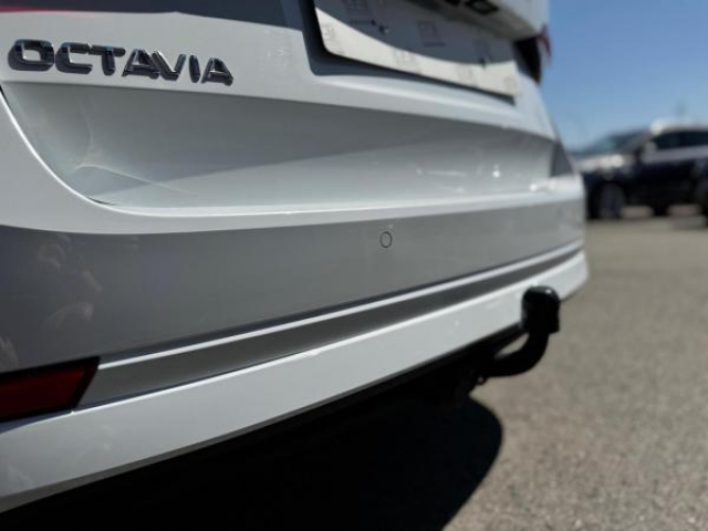 SKODA Octavia combi Style 2.0 TDI 150cv DSG7 + Attelage