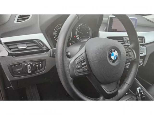 BMW X1 Lounge 16dA + Harman Kardon + Attelage Amovible + Sieges AV Chauffant