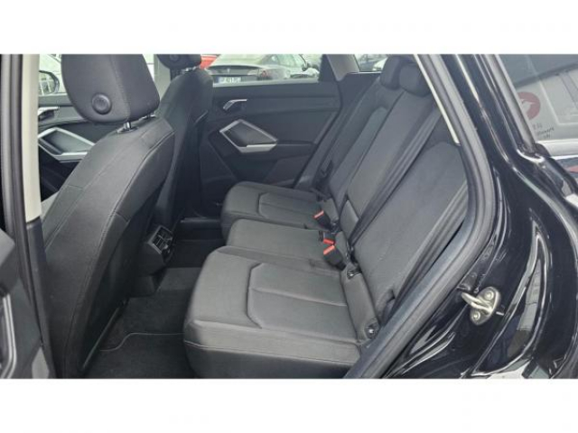 AUDI Q3 35 TDI 150cv S-tronic Black Pack + Carplay + Hayon electrique + Jantes 19