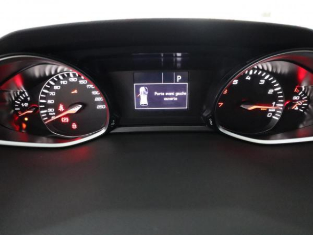PEUGEOT 308 SW Allure 1.2i PureTech 130cv EAT8 Entretien complet PEUGEOT à jour + Attelage + Jantes 17