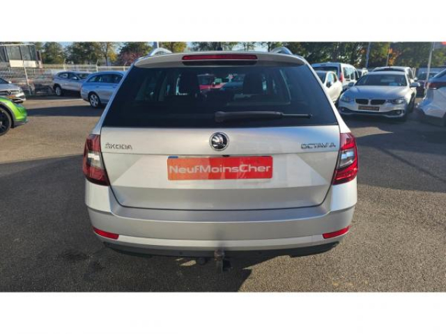 SKODA Octavia combi Ambition 1.6 TDI 116cv DSG7 + Attelage + Sièges AV Chauffants + DAB