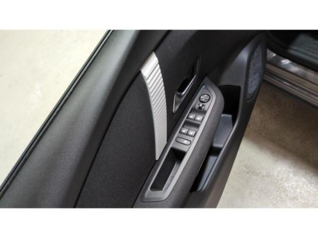 CITROEN C4 PLUS Hybride 145cv e-DCS6 + Sieges avant chauffants + NEUF 0KM