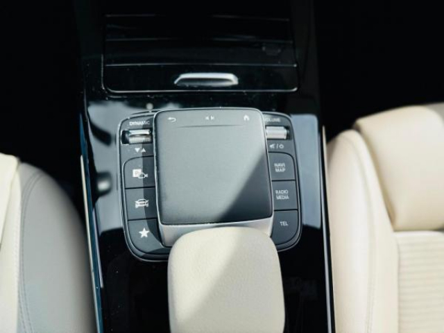 MERCEDES CLA Progressive Line 200D 8G-DCT + Pack Cuir + Carplay + HIFI Advanced + Sieges AV et Volant Chauffant