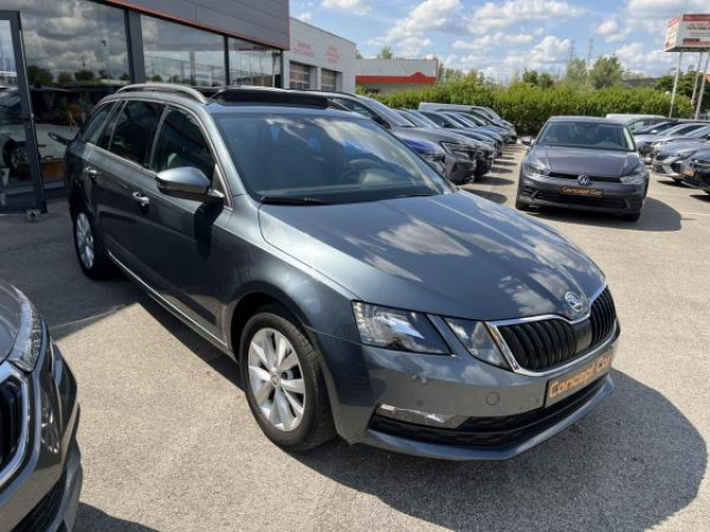 SKODA Octavia combi 1.6 TDI 116cv + Toit ouvrant panoramique + Camera de recul + Amundsen + Sieges AV Chauf