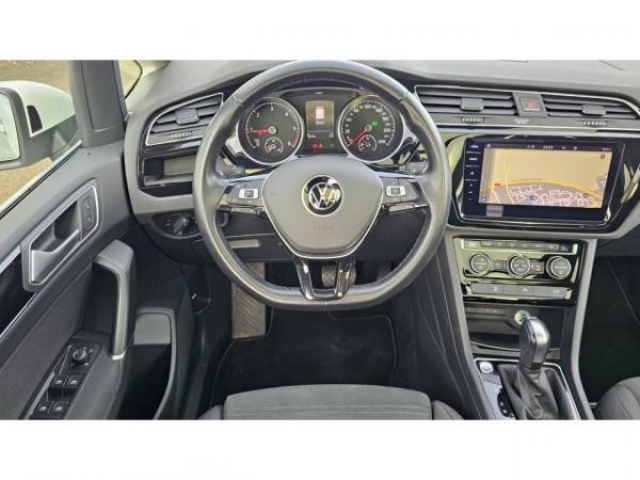 VOLKSWAGEN TOURAN Lounge 2.0 TDI 150cv DSG7 7places + Pack LED directionnel + Toit Ouvrant + Camera de Recul + JA17