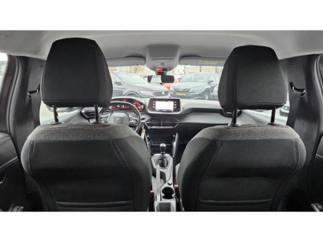PEUGEOT 208 ACTIVE 1.5 BlueHDi 100cv + Navigation 3D + Aide au stationnement arrière