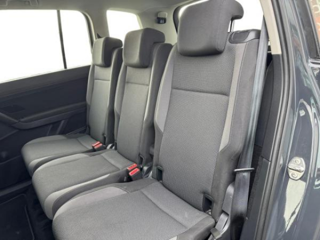 VOLKSWAGEN TOURAN Trendline 2.0 TDI 122cv 7places + Système Navigation Discover Media