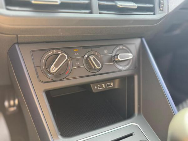 VOLKSWAGEN POLO UNITED 1.6 TDI 95cv + Antibrouillard AV + Vitres arriere et lunette arriere surteintées