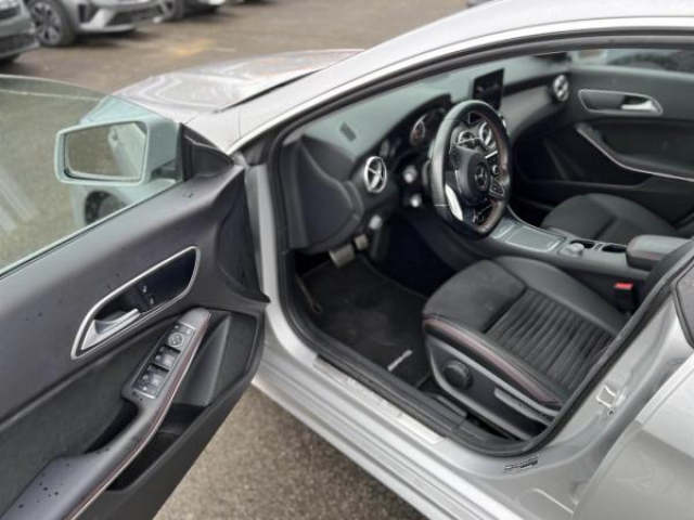 MERCEDES CLA SHOOTING BRAKE CLA 200D 136cv BV7G-DCT + Integration Smartphone + SimiliCuir