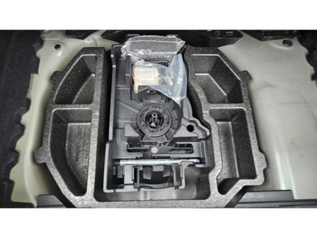 PEUGEOT 208 ACTIVE 1.5 BlueHDi 100cv + Navigation 3D + Aide au stationnement arrière