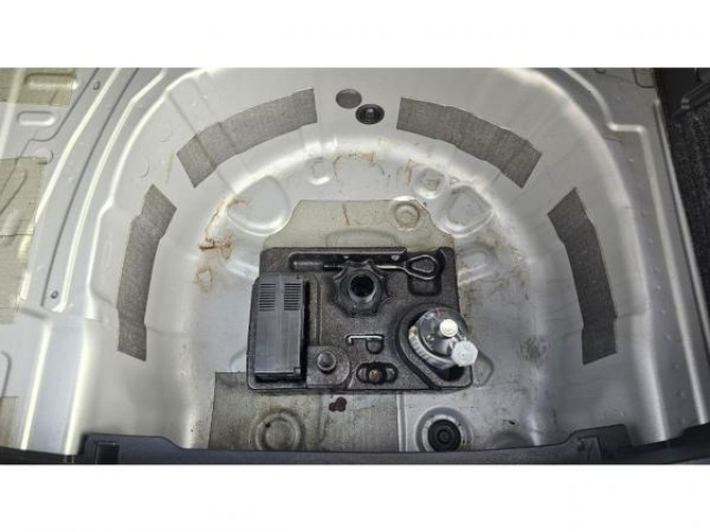 VOLKSWAGEN POLO Confortline 1.6 TDI 95cv DSG7 + Radar AV et AR + Détecteur Angle mort + Antibrouillard AV