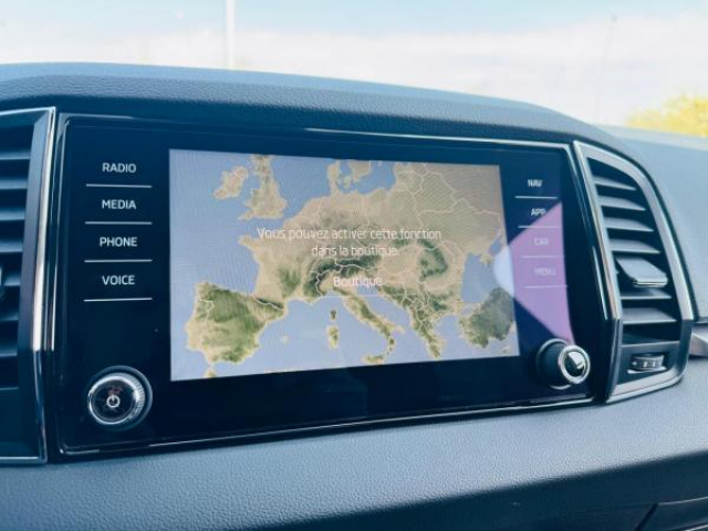 SKODA KAROQ AMBITION 1.5 TSI 150cv DSG7 + Pack Parking + Pack Design + Pack Hiver Plus
