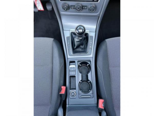 VOLKSWAGEN GOLF TrendLine 1.6 TDI BlueMotion 105cv 1ère Main + Toit ouvrant électrique + GPS + RS