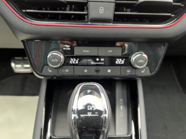 SKODA KAMIQ Monte Carlo 1.0 TSI 116cv DSG7 avec Toit Panoramique + Full LED MATRIX + NEUF 0KM