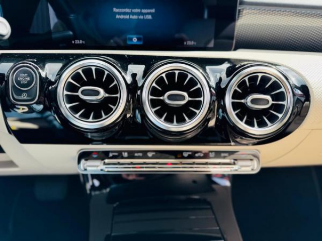 MERCEDES CLA Progressive Line 200D 8G-DCT + Pack Cuir + Carplay + HIFI Advanced + Sieges AV et Volant Chauffant