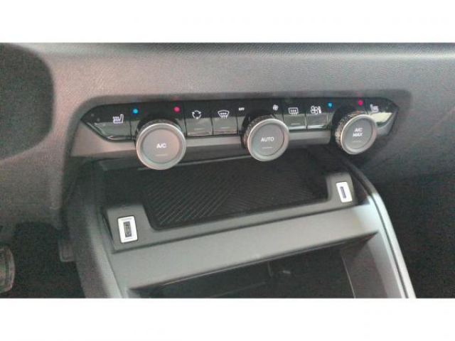 CITROEN C4 PLUS Hybride 145cv e-DCS6 + Sieges avant chauffants + NEUF 0KM
