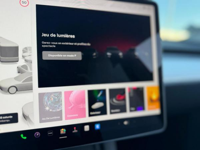 TESLA MODEL Y Propulsion MY2022 + Intérieur Premium noir et blanc + TVA Recuperable