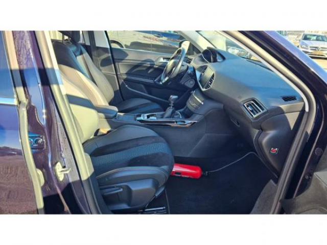 PEUGEOT 308 SW Tech Edition 1.5 BlueHDi 130cv + Attelage + Roue de Secours