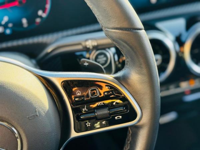 MERCEDES CLA SHOOTING BRAKE Business Line 180d 8G-DCT + Carplay + Jantes 19 + Sièges av chauffants + Vitres AR Surteinte