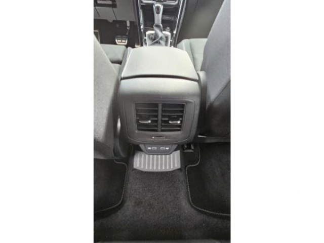 VOLKSWAGEN T-ROC R-LINE 2.0 TDI 150cv DSG7 + ATTELAGE AMOVIBLE + SIEGE ERGOACTIVE CHAUFFANT + MASSANT COTE CONDUCTEUR