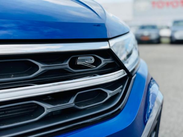 VOLKSWAGEN T-ROC R-Line 2.0 TDI 150cv DSG7 + Matrix LED + Attelage + Pack Black + Pack Easy open + 4 Jantes HIVER