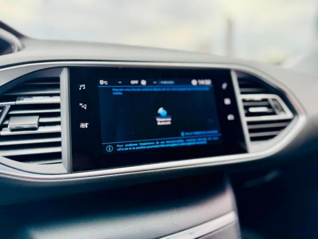 PEUGEOT 308 Active 1.5 BlueHDi 100cv + Sièges avant chauffants