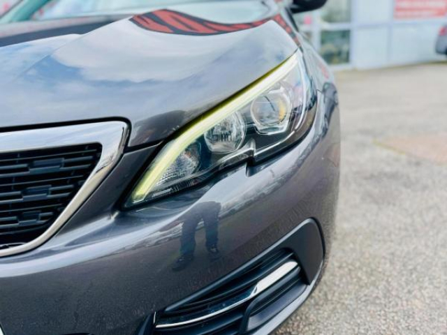 PEUGEOT 308 Active 1.5 BlueHDi 100cv + Sièges avant chauffants