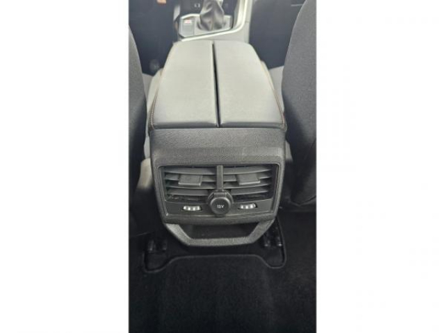PEUGEOT 3008 Active 1.5 BlueHDi 130cv + Pack City 1 + Barre de toit + Navigation 3D