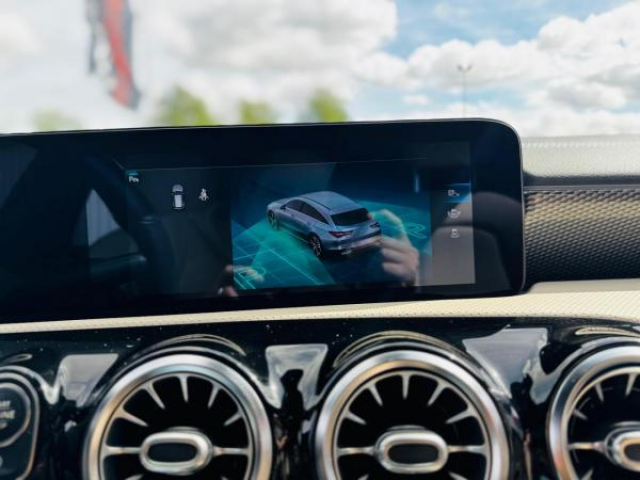 MERCEDES CLA Progressive Line 200D 8G-DCT + Pack Cuir + Carplay + HIFI Advanced + Sieges AV et Volant Chauffant