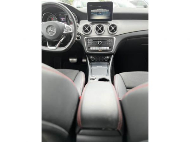 MERCEDES CLA SHOOTING BRAKE CLA 200D 136cv BV7G-DCT + Integration Smartphone + SimiliCuir
