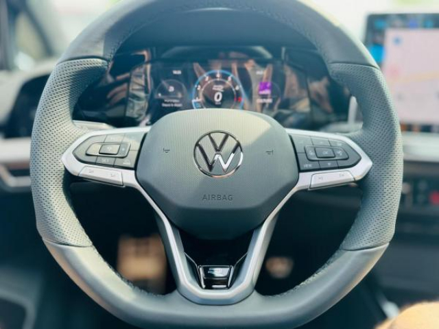 VOLKSWAGEN GOLF R-Line 1.5 eTSI 150cv DSG7 + Matrix LED + Toit Ouvrant + Camera 360 + NEUF 0KM