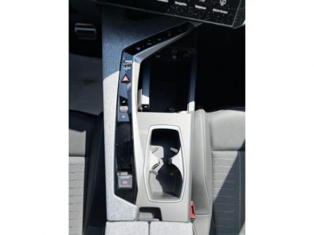PEUGEOT 3008 GT Hybrid 136cv e-DCS6 + NEUF 0KM